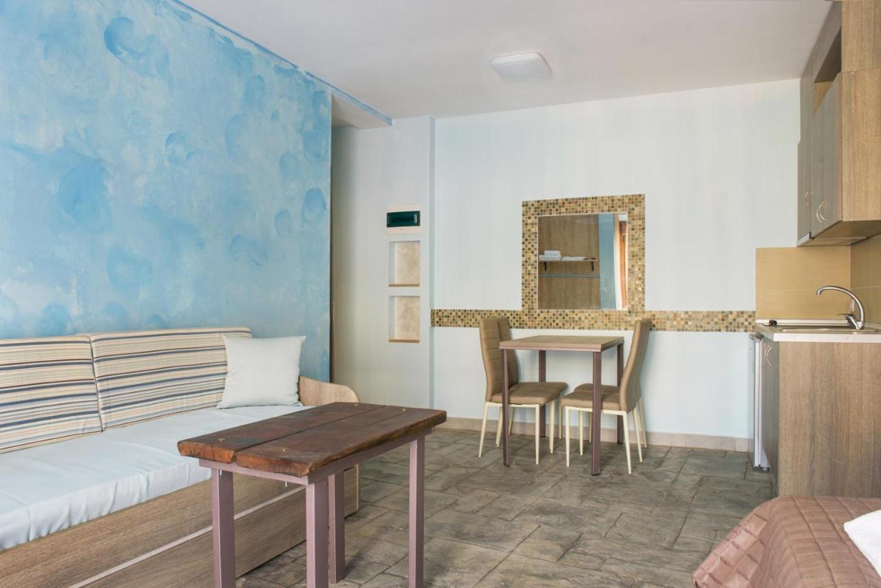 3D Iliadis Suites อิเอริสโซส ภายนอก รูปภาพ