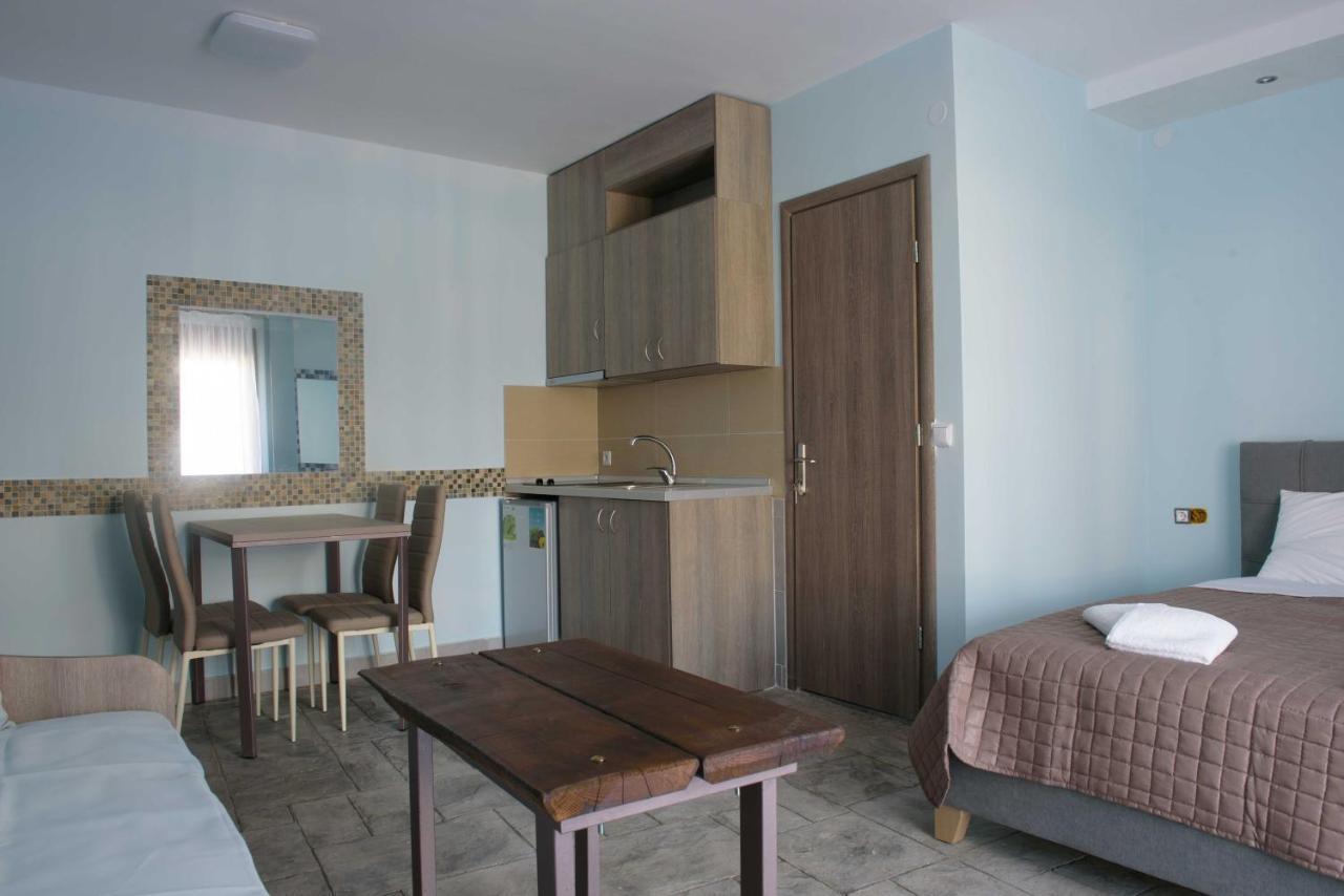 3D Iliadis Suites อิเอริสโซส ภายนอก รูปภาพ